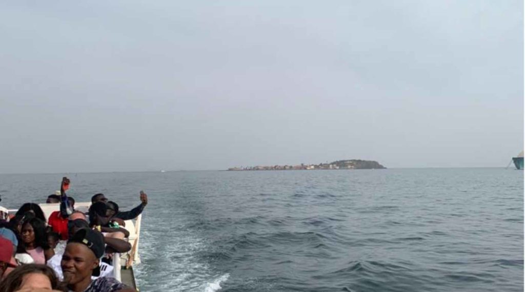 La navette Dakar-Gorée tombe en panne en pleine mer avec plus de 200 personnes à bord