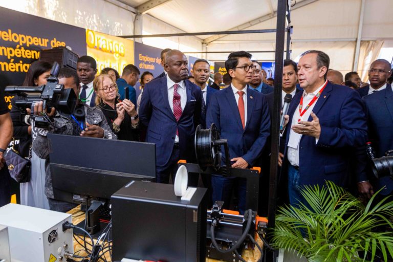 Orange entend pleinement relever le défi de la formation de la jeunesse africaine au numérique afin de renforcer leur employabilité, booster l'entrepreneuriat et soutenir les start-ups innovantes du continent