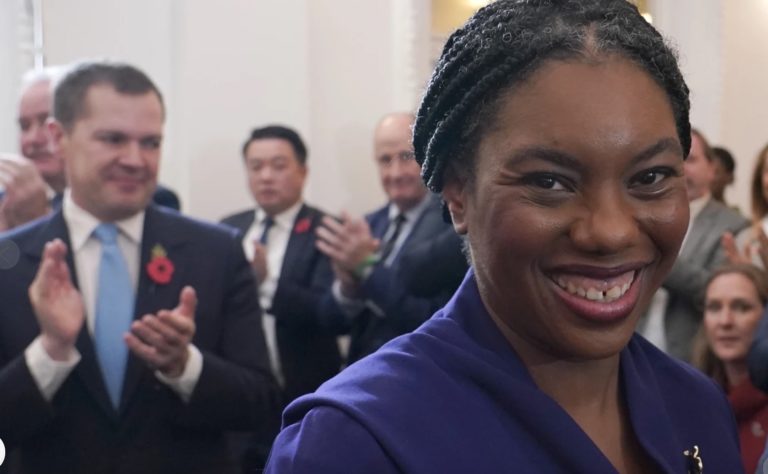 Kemi Badenoch : Tout ce qu’il faut savoir sur la nouvelle Leader du Parti Conservateur